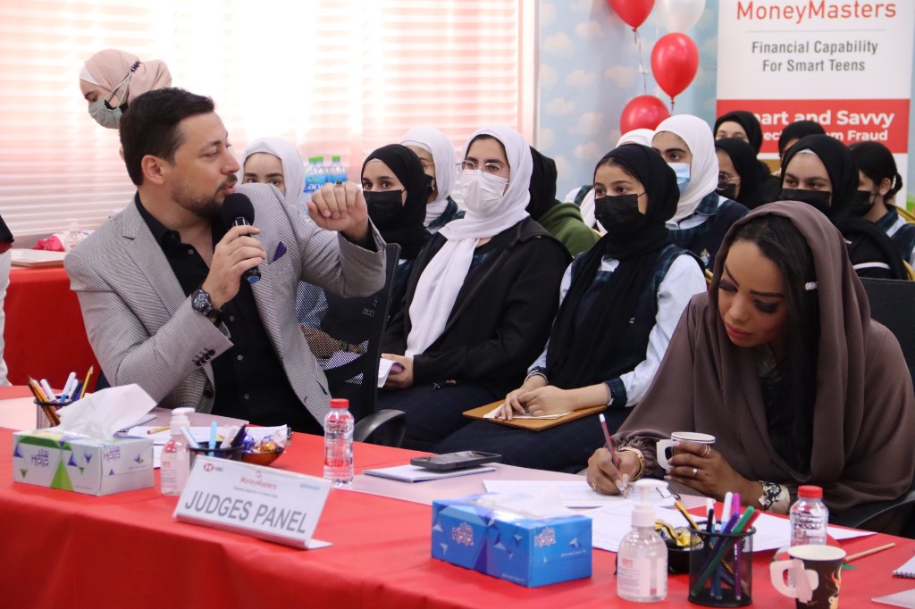 English Live Plus workshop — judges panel with students